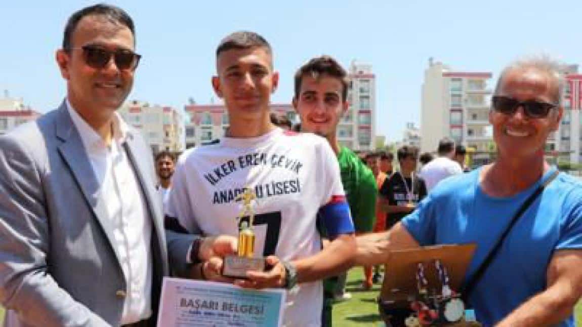 İlker Eren Çevik Anadolu Lisesi Liselerarası Futbol Turnuvası Şampiyonu